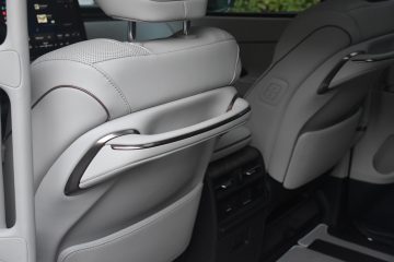 LEXUS LM 26