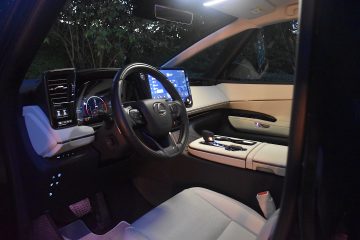 LEXUS LM 34