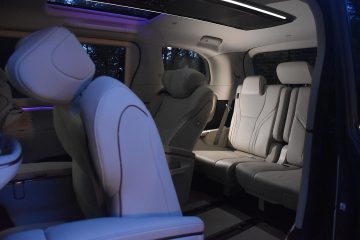 LEXUS LM 37