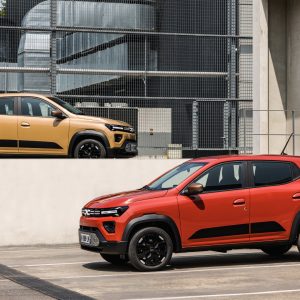 New Dacia Spring - E3 Extreme - Brick Red and Beige Safari