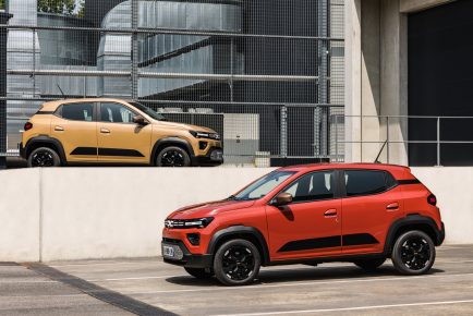 New Dacia Spring - E3 Extreme - Brick Red and Beige Safari