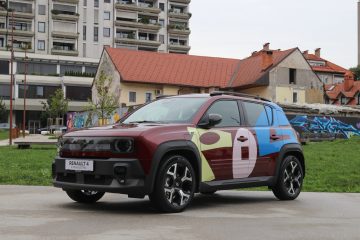 Električni Renault 4 bodo za svoje potrebe uporabljali tudi v ljubljanskem Centru Rog.