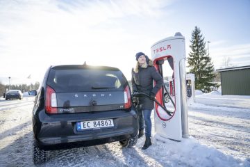 Skoda_lader_pa_tesla_supercharger