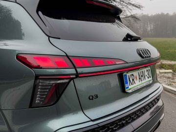 Audi Q3-12