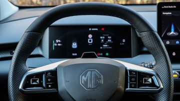 MG S5 EV-17