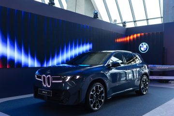 P90627870_highRes_bmw-ix3-01-2026