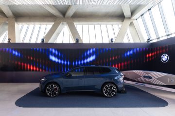 P90627899_highRes_bmw-ix3-01-2026