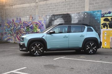 RENAULT 4 E-TECH 08