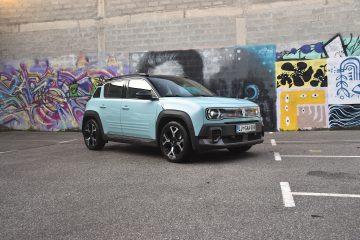 RENAULT 4 E-TECH 11
