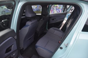 RENAULT 4 E-TECH 14