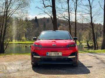 Nissan Micra EV-12