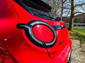 Nissan Micra EV-9