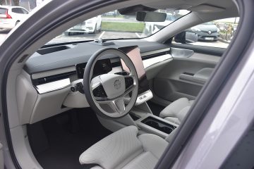 VOLVO ES90 11