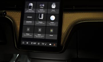Volvo EX90_ (1)