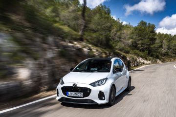 2026_mazda2-hybrid_spain_act-12_highres