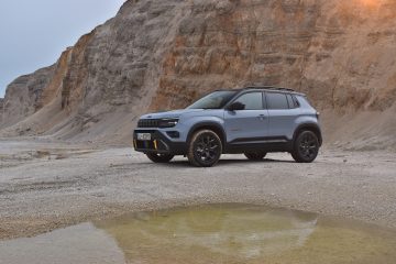 JEEP AVENGER 4Xe 02