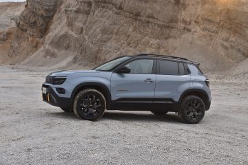 JEEP AVENGER 4Xe 09