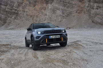 JEEP AVENGER 4Xe 11