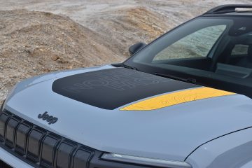 JEEP AVENGER 4Xe 13