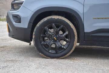 JEEP AVENGER 4Xe 15