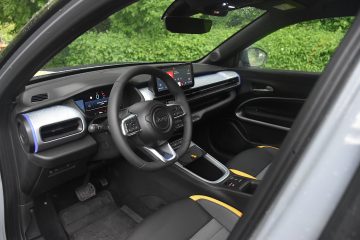 JEEP AVENGER 4Xe 17