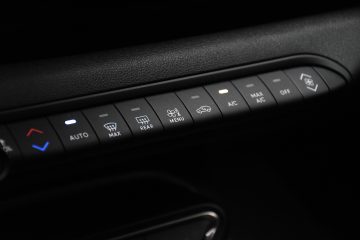 JEEP AVENGER 4Xe 23
