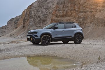 JEEP AVENGER 4Xe 37