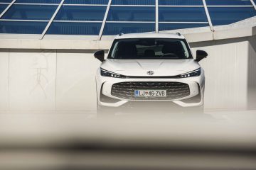 mg-hs-phev-15-1600x1068-1600x1068