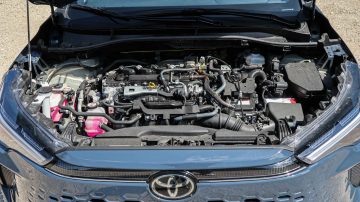 Toyota Corolla Cross GR Sport Hibrid-31