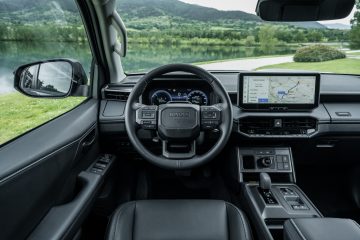 2026_Hilux BEV_High Grade_Ash Grey_Detail_006