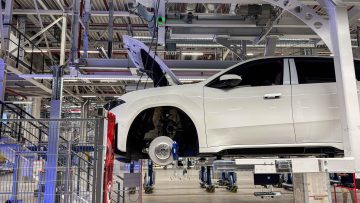 BMW iFactory Debrecen iX3-5