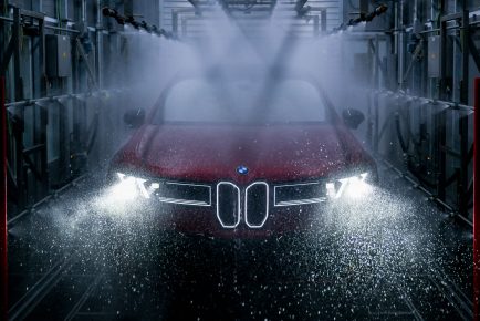 BMW iFactory Debrecen iX3-5