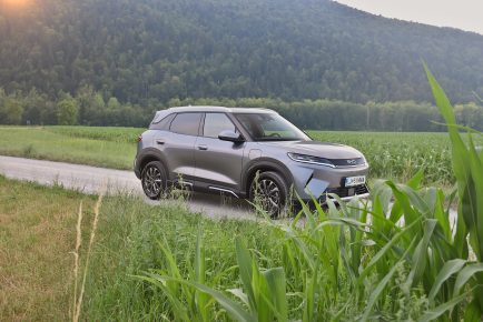 BYD ATTO 2 DM-i 01