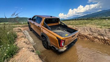 Toyota Hilux Hybrid 48V-10
