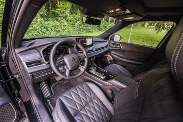 Mitsubishi Outlander Black Edition PHEV-14