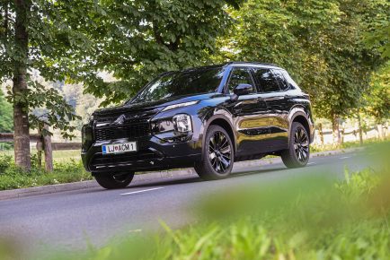 Mitsubishi Outlander PHEV Black Edition-10