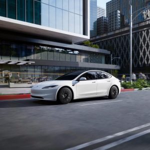 tesla-model-3-standard-1600x900