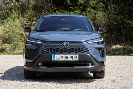 Toyota_ (1)