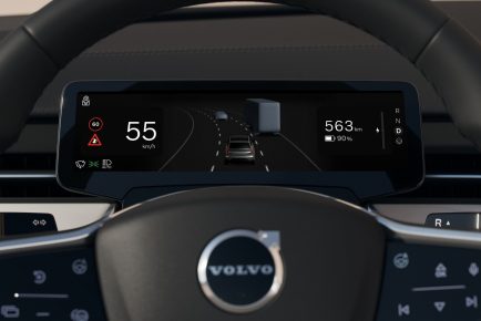 Volvo_New-intelligent-safety-features (7)