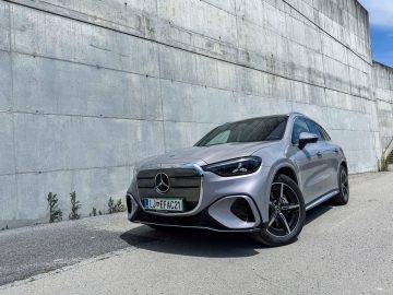 mercedes-benz-glc-eq-14-1600x120