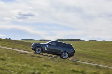 RANGE ROVER ELECTRIC DYNAMIC STILL 020926