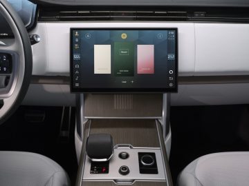 RANGE ROVER ELECTRIC SCREEN 02_09_26_1