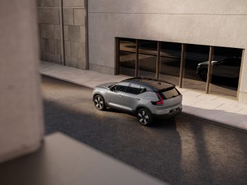The_New_Volvo_EX40_Exterior_TopBackFromAbove