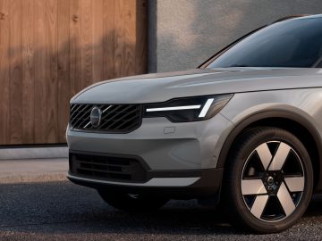The_New_Volvo_XC40_Exterior_Detail_Headlight