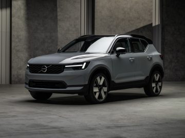 The_New_Volvo_XC40_Studio_Front_34