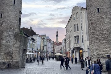 Staro mestno jedro Talina je eno najbolje ohranjenih srednjeveških mestnih jeder v vsej Evropi. Prav zato je od leta 1997 uvrščeno na Unescov seznam svetovne dediščine.