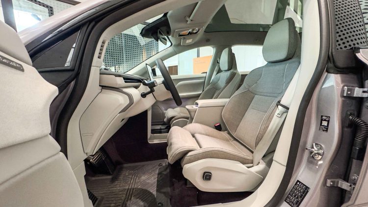 Volvo EX60-13