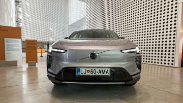Volvo EX60-8