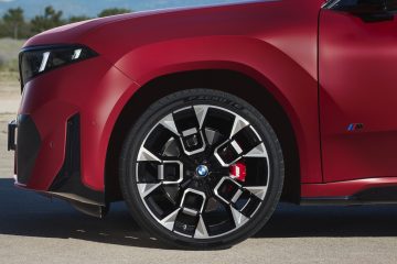 P90655800_highRes_bmw-ix4-m60-xdrive-i