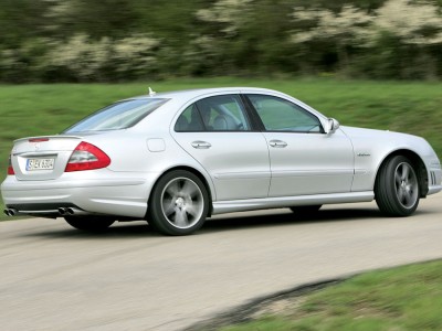 0607_x+2007_mercedes_benz_e63_amg+rear_right.jpg